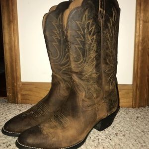 Ariat women’s western cowboy boots